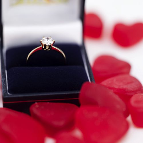 Valentines-Day-Ring-Gift-Picture